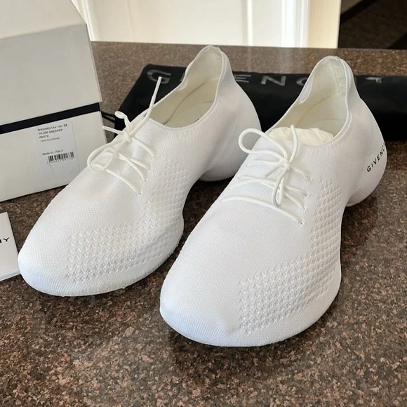 GIVECHY MEN’S/LADIES WHITE KNIT SNEAKERS-39-AMAZING-EUC-BOX-DUST BAG! - Picture 4 of 16